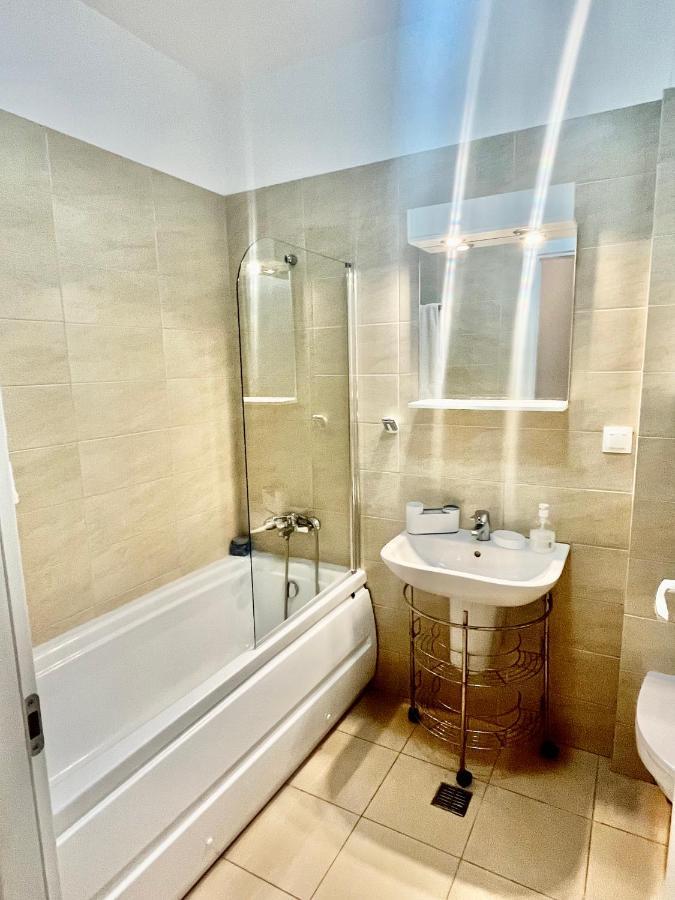 Apartament Rose Garden Apartman Bukarest Kültér fotó